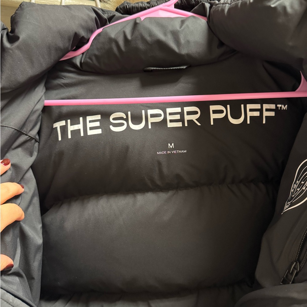 Black Aritzia Super puff lightly worn - Picture 5 of 7